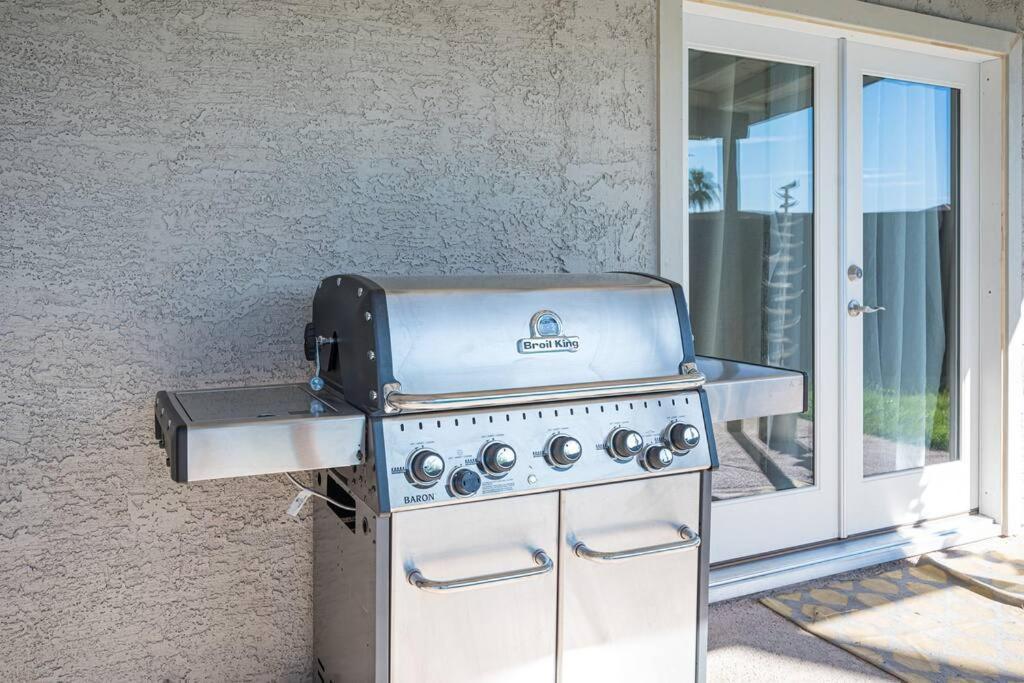 Modern Home! Pool & Jacuzzi ラスベガス エクステリア 写真