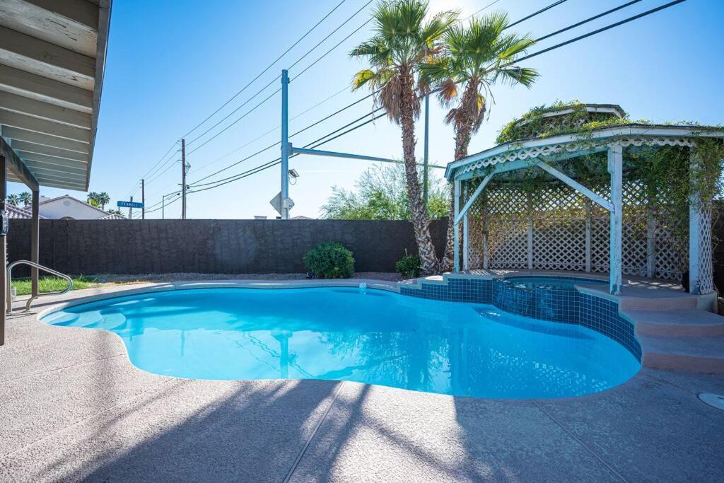 Modern Home! Pool & Jacuzzi ラスベガス エクステリア 写真